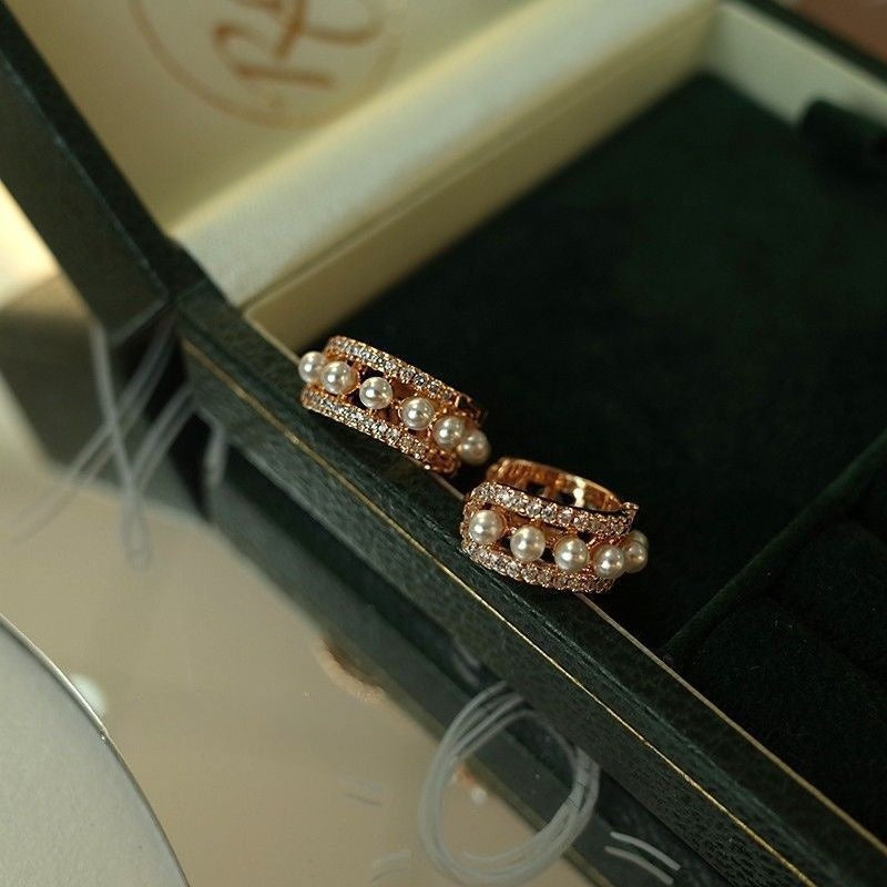 A Pair Round Gold Pearl Earrings