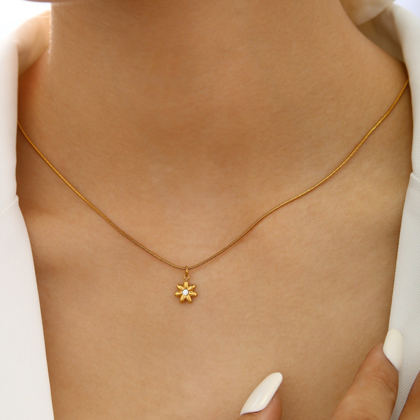 18k Gold Sunflower Necklace