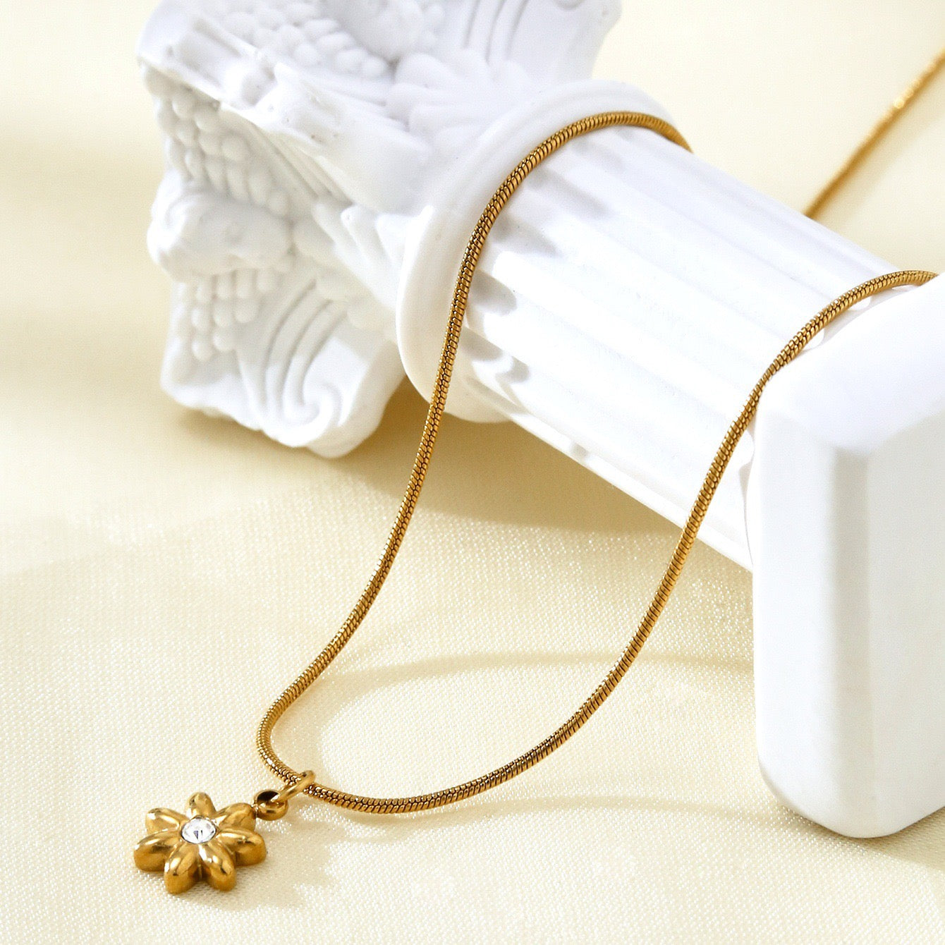 18k Gold Sunflower Necklace
