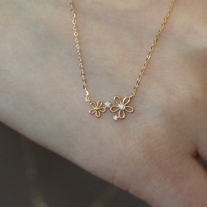 Best Hypoallergenic Jewelry Flower Necklace for Sensitive Skin