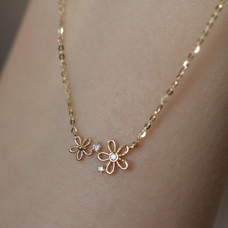 Best Hypoallergenic Jewelry Flower Necklace for Sensitive Skin