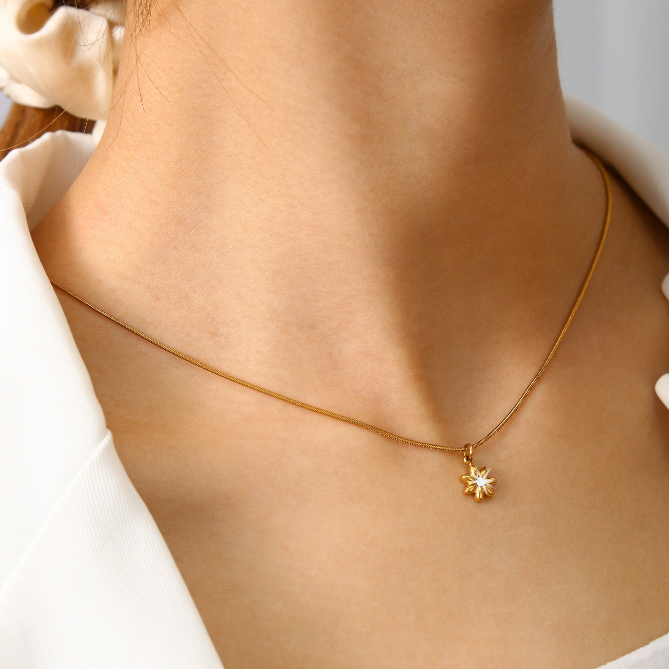 18k Gold Sunflower Necklace