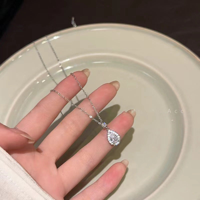 Best Hypoallergenic Jewelry Water Droplet Necklace for Sensitive Skin