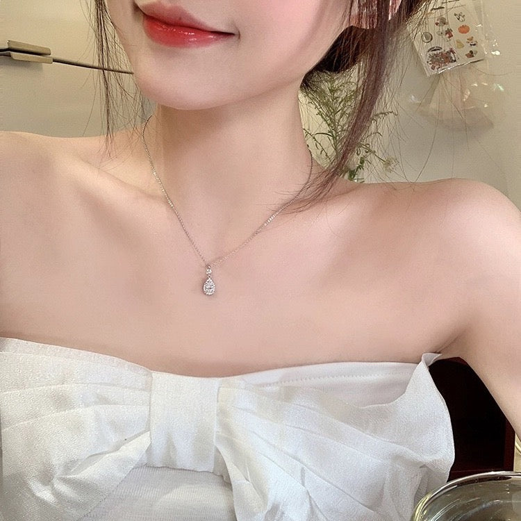 Best Hypoallergenic Jewelry Water Droplet Necklace for Sensitive Skin