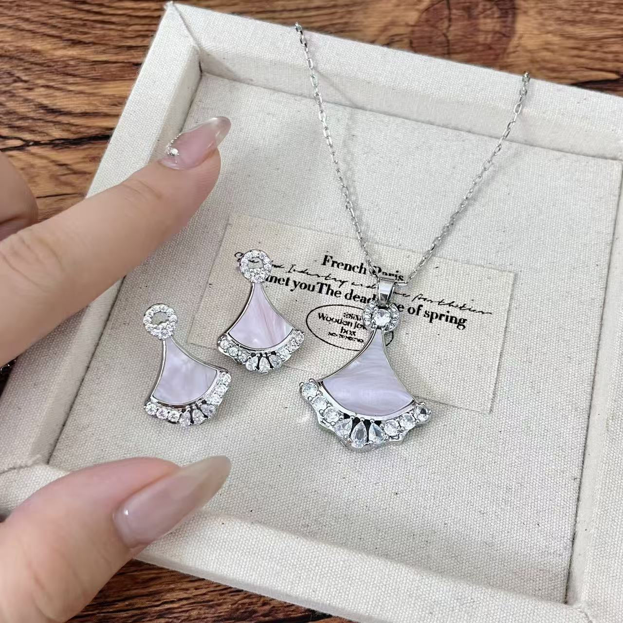 Fan Shape Necklace & Earrings for Sensitive Skin